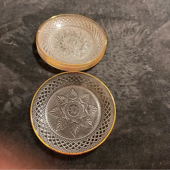 6 Gold-Rimmed crystal Plates - Picture 2 of 5